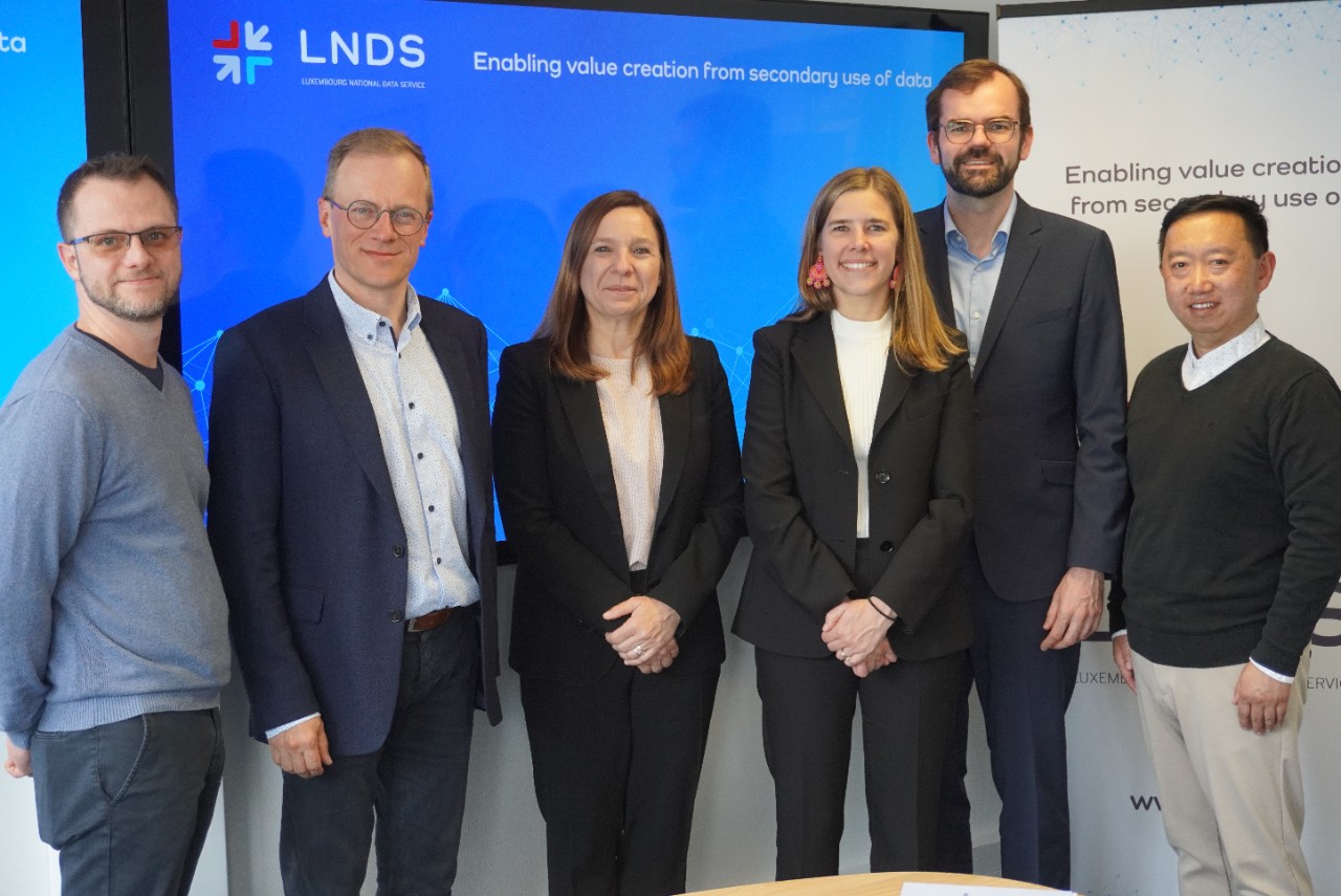 (de g. à dr.) Matthieu Paret, Head of People & Head of Operations LNDS ; Stéphanie Obertin, ministre de la Recherche et de l'Enseignement supérieur ; Elisabeth Margue, ministre déléguée auprès du Premier ministre, chargée des Médias et de la Connectivité ; Christophe Trefois, Head of Technology LNDS ; Wei Gu, Head of Service LNDS